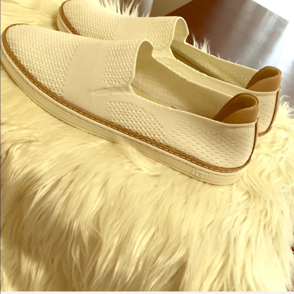 UGG Men's Shoes Size 11 - Picture 3 of 8